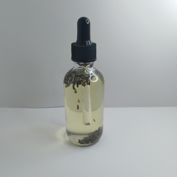 Lavender Classic Body and Massage, Infused with Lavender Flower For Relaxition. - Picture 5 of 5